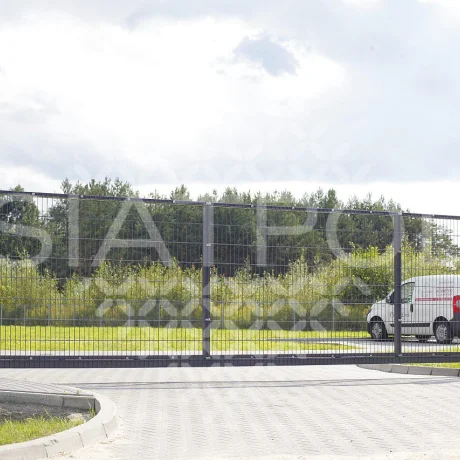 Galeria realizacji bram przesuwnych wypełnionych panelem